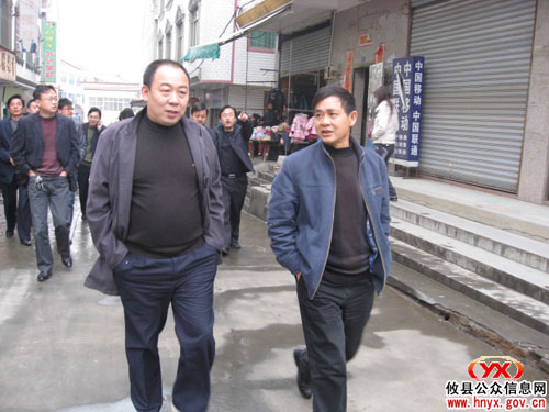 县“三创四化”办组织有关人员到网岭等地现场参观