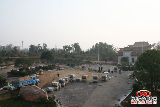 “双休”见闻：灵龟峰广场即将盛装亮相