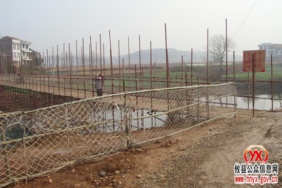 鸭塘铺乡王家江中桥正在顺利改建