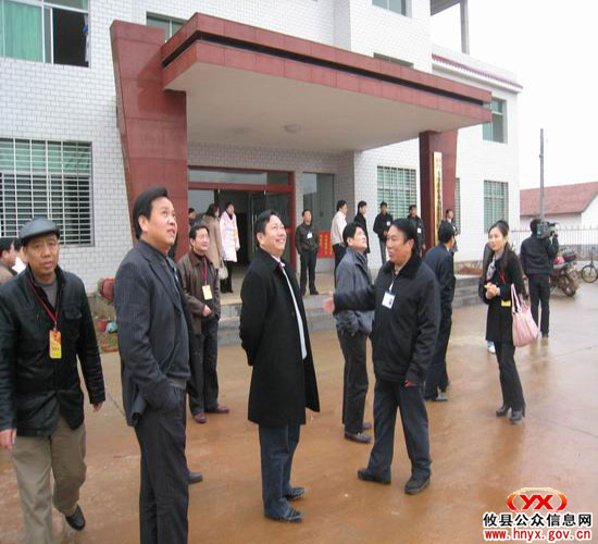 市人大常委会副主任王建之一行到石羊塘镇视察工作