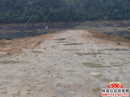 “渡改桥”工程——爱塔大桥开始桥墩施工