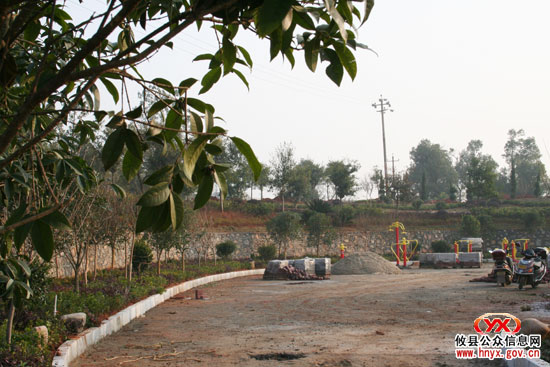 “双休”见闻：灵龟峰广场即将盛装亮相