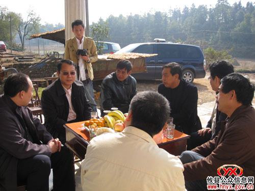 三百兴工：“兆富”董事长廖斌到网岭镇里旺村考察