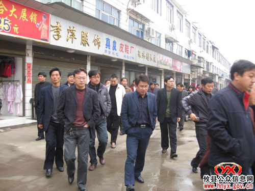 县“三创四化”办组织有关人员到网岭等地现场参观