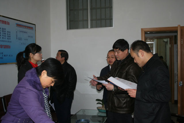 市政府领导来我县考核指导政务公开工作