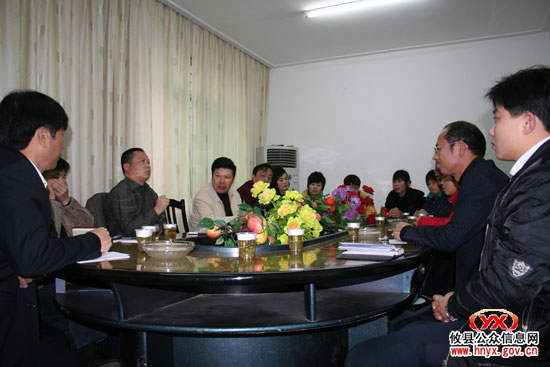 县委书记邝邹飞调研工、青、妇工作