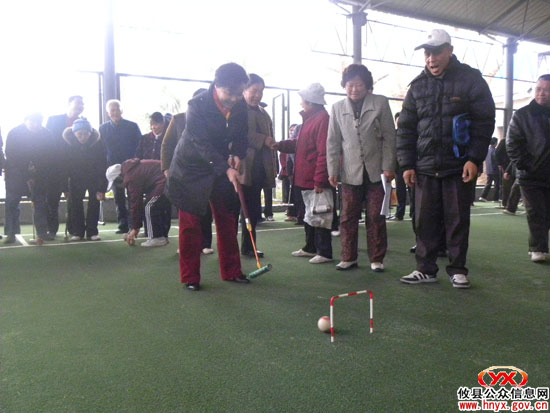 县风雨草皮门球场开业暨城关镇“友谊杯”邀请赛举行