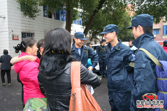 今日，我县首批30名新兵正式启运踏上“新征程”