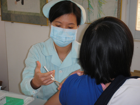 攸县近300名环卫工作人员都已接种甲流疫苗