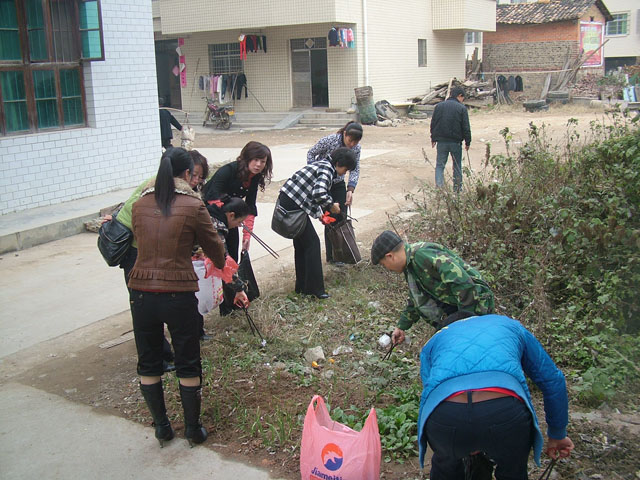 县国土资源局全局齐上阵 强势推进创卫工作