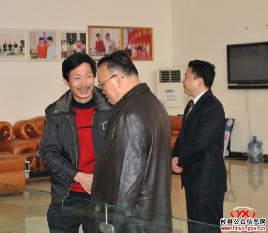 周玉书中将到长鸿学校和丽水山庄视察