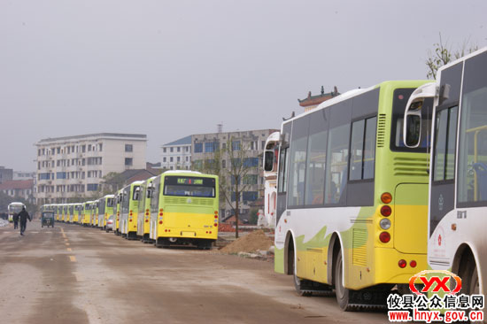 三创四化：我县新购的第二批公交车已经运抵县城