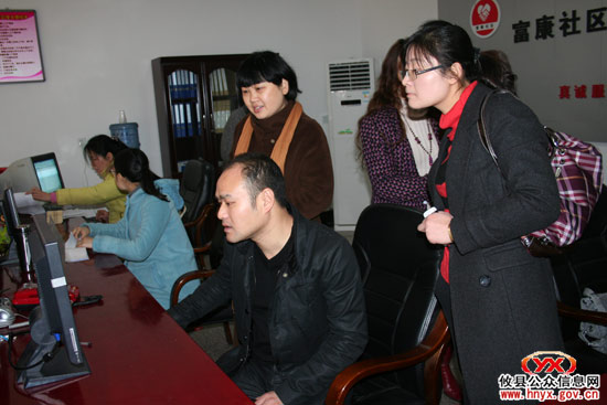 市政务公开考核组来我县考核政务公开和政府门户网站建设工作