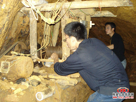 回眸2009：我县耕地保护和矿业整顿“两手抓”