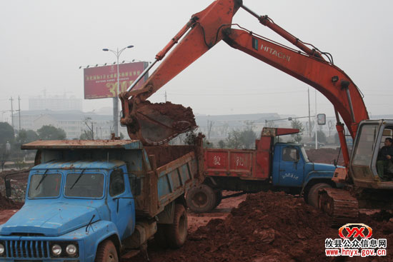 “双休”视听：攸州公园前一派繁忙景象