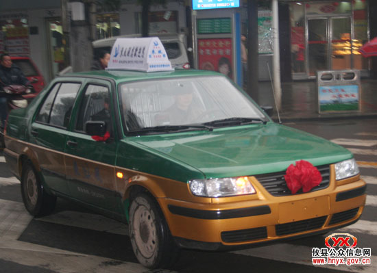 攸县首批53台新出租车已经正式下线营运