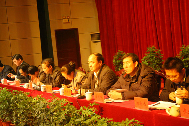 我县政风“大检阅” 500代表“公评”全县94个单位