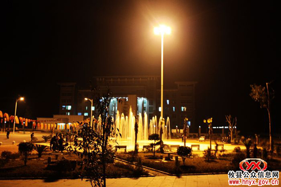 三大战役：黄丰桥镇百姓广场春夜“飞”泉