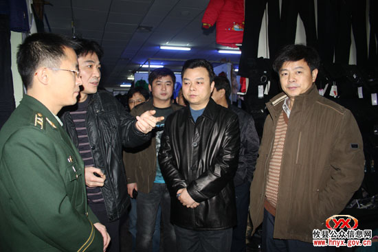 县长胡湘之检查消防、食品、道路交通运输安全工作