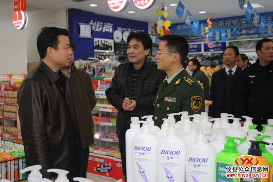 县长胡湘之检查消防、食品、道路交通运输安全工作