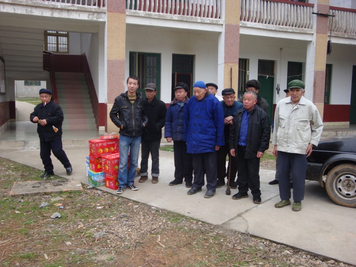 龙凤乡网站组织春节敬老爱老活动