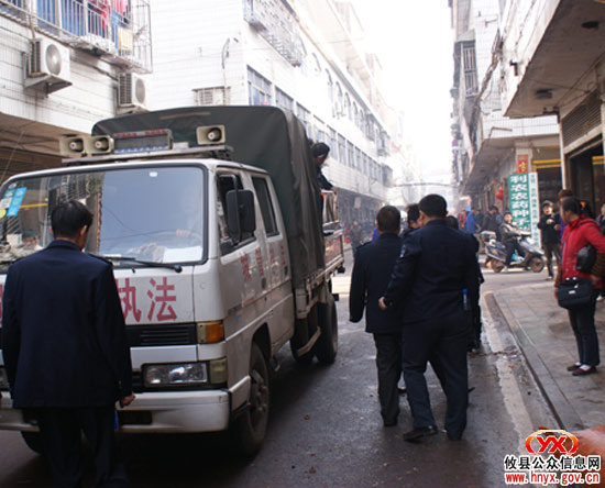 三大战役：攸县城管部门在巩固湘东大市场整治成果