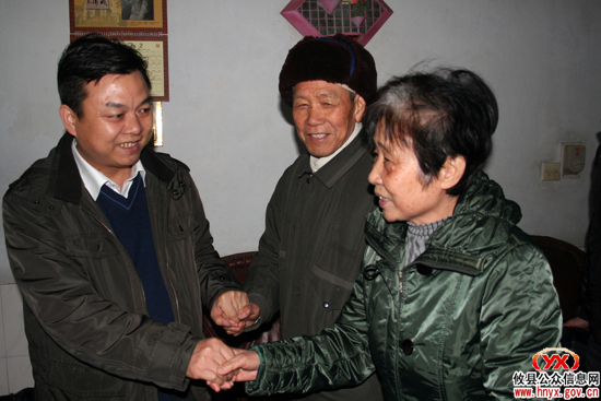 县长胡湘之一行走访慰问部分困难群众和离退休干部