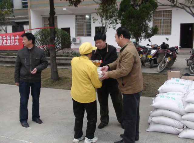 县总工会关爱民生，情系一线环卫工人