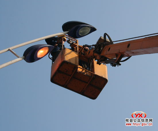 喜迎虎年：攸县城区路灯正在全面加紧检修