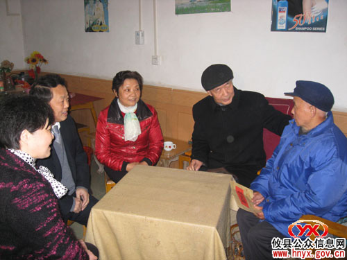 县政协主席夏玉珠一行到网岭镇走访慰问