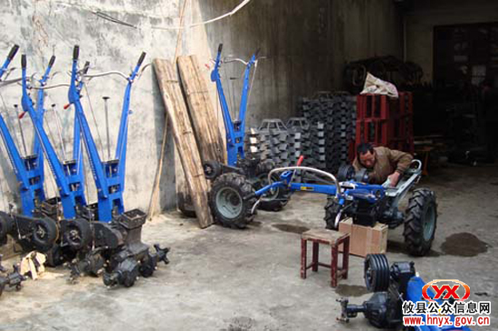 人勤春早：攸县农机局组织人员下乡备耕忙