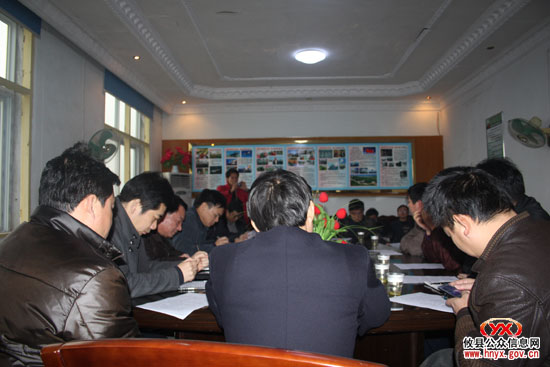 颜建斌率办点单位负责人赴莲塘坳乡研究工作