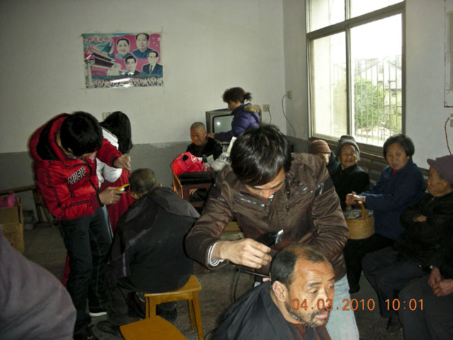 炎陵县个私协会积极开展“学雷锋纪念日”活动