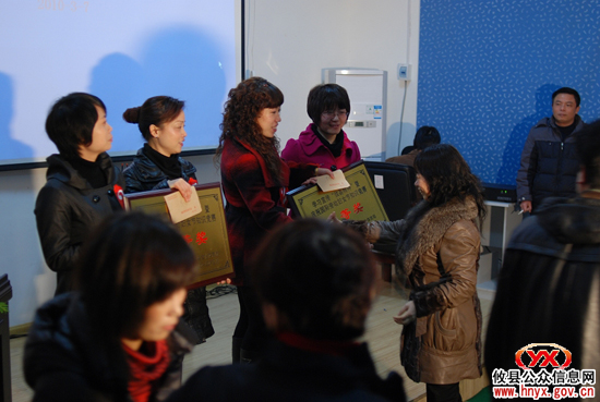 攸县文体局举行“攸县精神”暨庆“三八”知识抢答赛