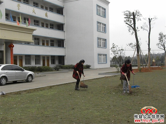 今天开学，全县各学校准备工作全部就绪