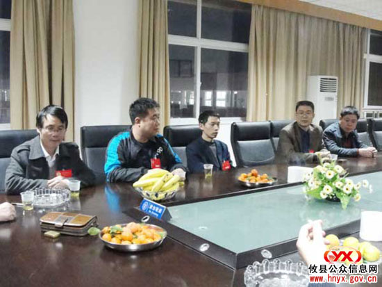 县政协教育组委员到长鸿学校慰问烈士女儿