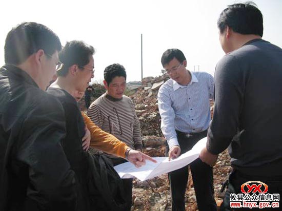 张建勇副县长一行就保障县域经济发展进行调研