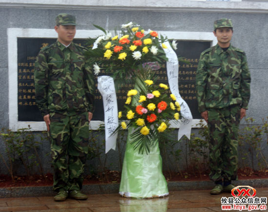 攸县武装部组织部分民兵到六十分革命烈士陵园扫墓