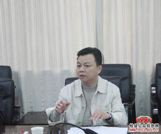 胡湘之县长一行就土地储备工作进行调研