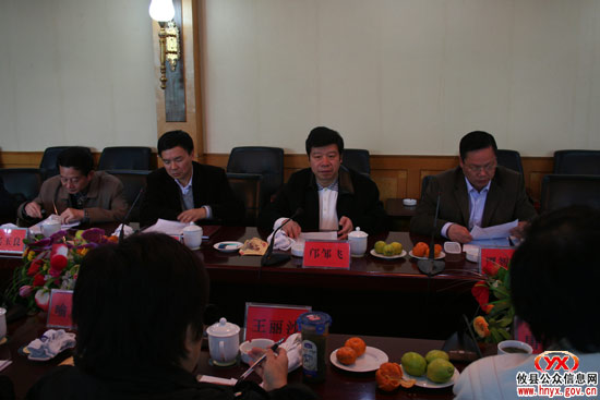 株洲市人大常委会副主任王丽沙一行来攸县调研