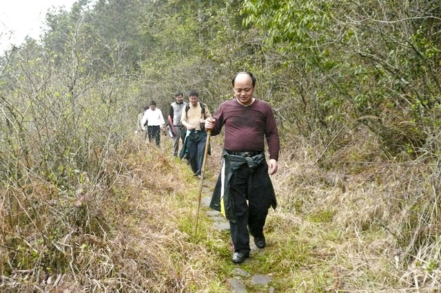 大院、石洲“探花寻笋竹乡踏青游”激情启动