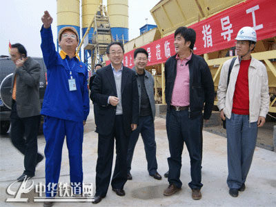 【外埠媒体话攸州】省高管局长冯伟林到醴茶高速十四标检查指导工作