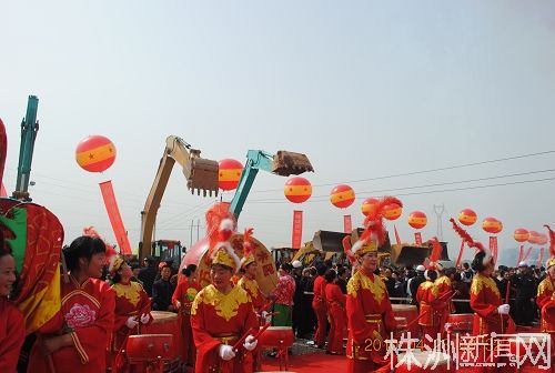 株洲云龙大道开工 总投资14.6亿元（视频）