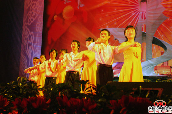 “弘扬攸县精神，唱响美好生活”首场文艺晚会上演