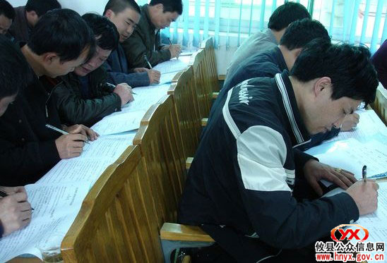 攸县林业局集中行政执法工作人员进行“充电”