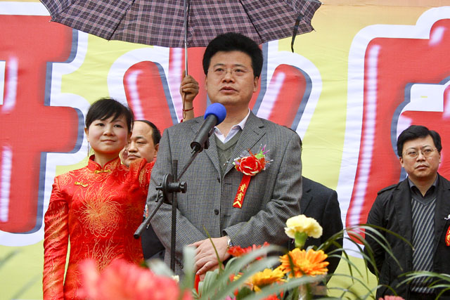 佛山光大服装有限公司顺利“着陆”炎陵