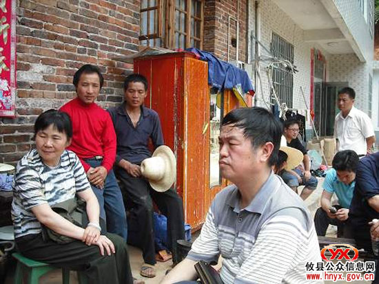 市国土局傅坚一行到攸县湖南坳乡进行灾后地质勘察