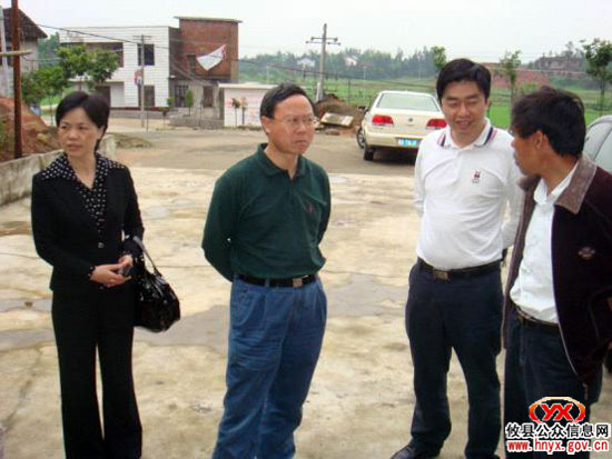 省物价局领导罗懿一行到攸县指导农调工作