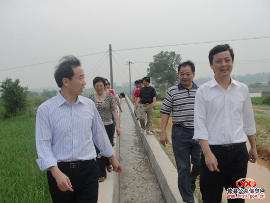 省农开办主任罗志宏来攸县考察高标准农田建设示范项目立项工作