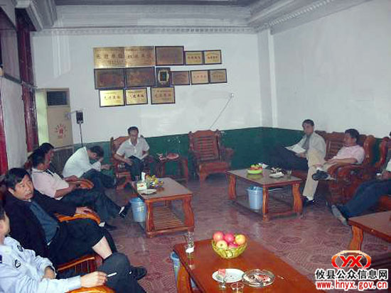 平安保卫战：攸县政法委到湖南坳乡组织座谈会